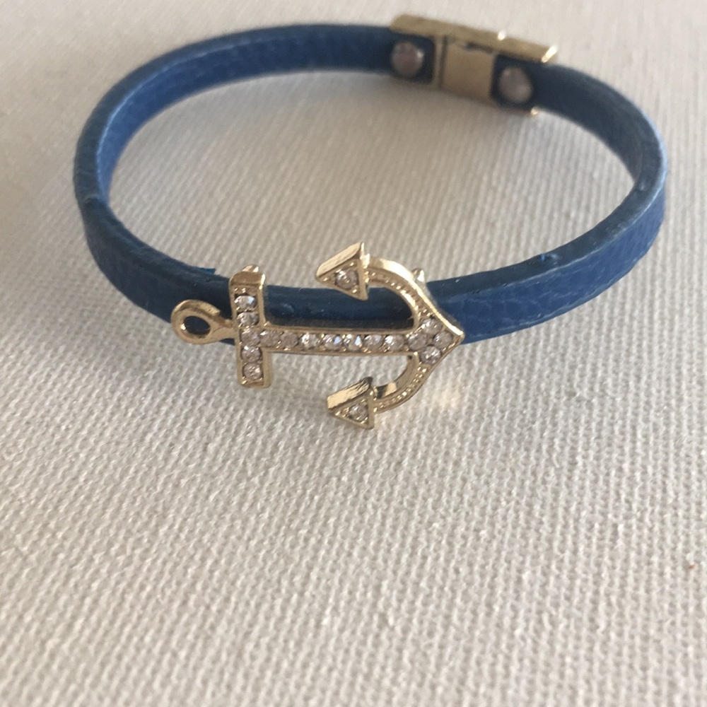 Anchor bracelet